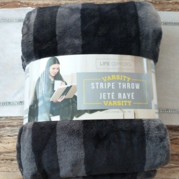 Life Comfort College Stripe Throw - Picture 6 of 6